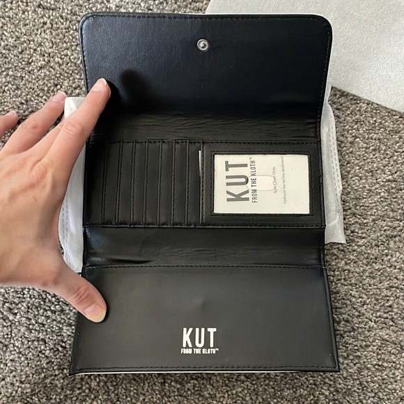 Kut From the Kloth Wallet - Picture 2 of 3